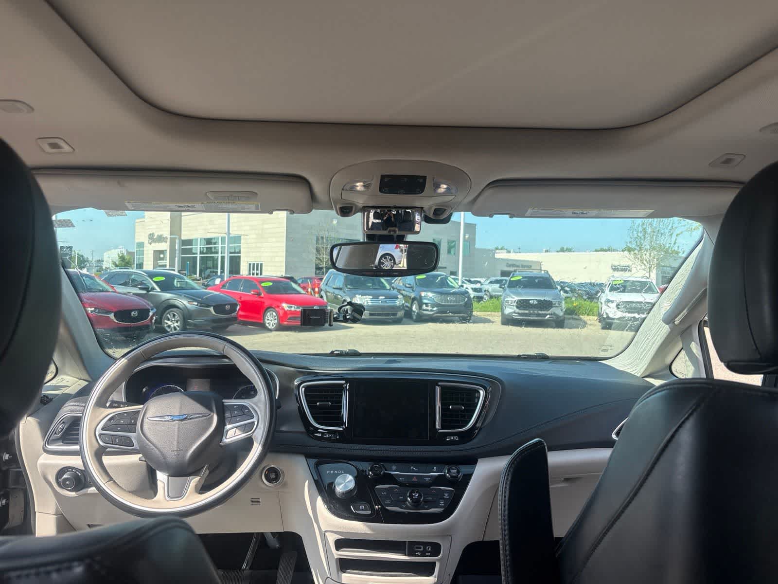 Thumbnail: 2019 Chrysler Pacifica - 18