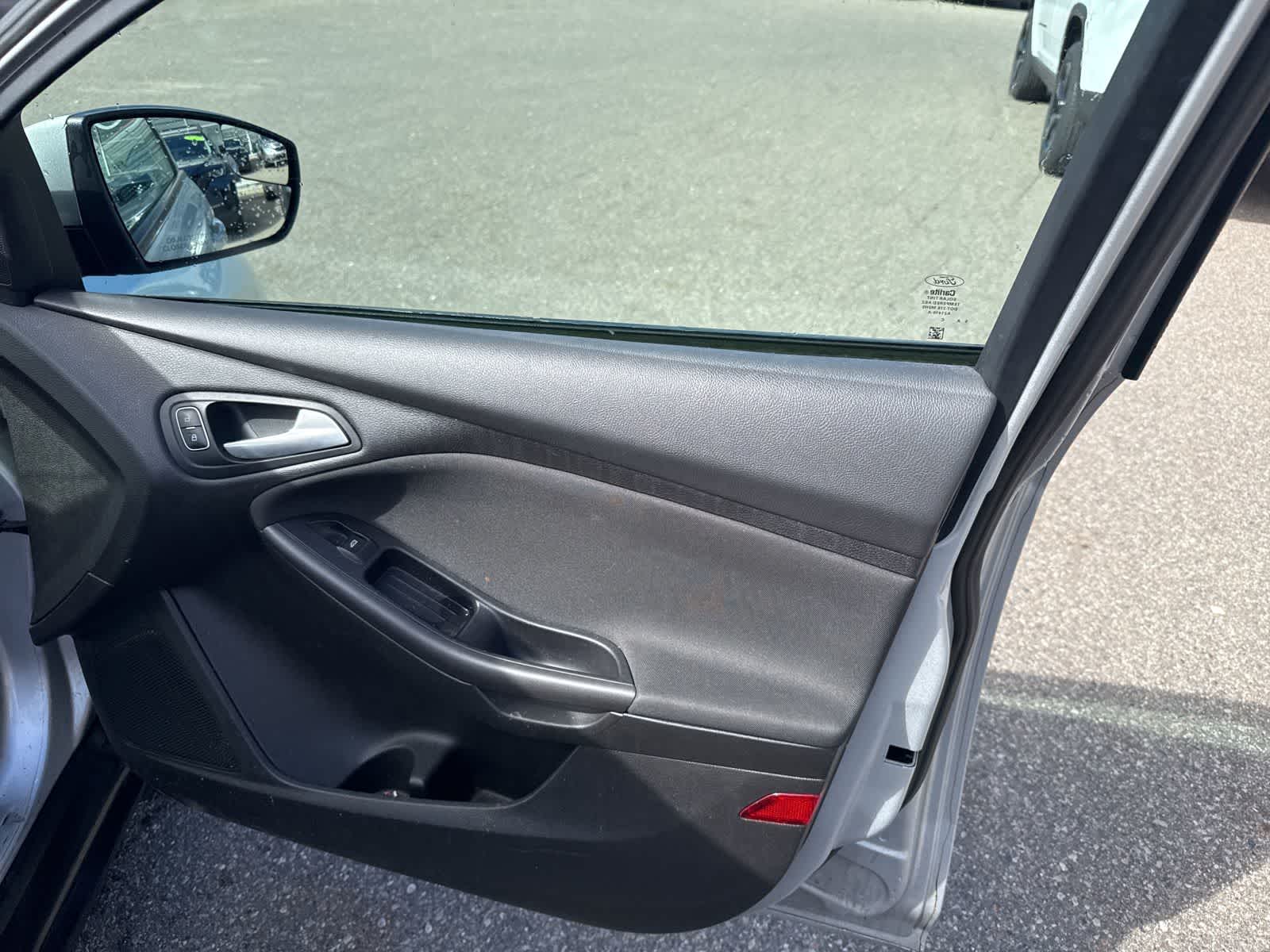 Thumbnail: 2016 Ford Focus - 26