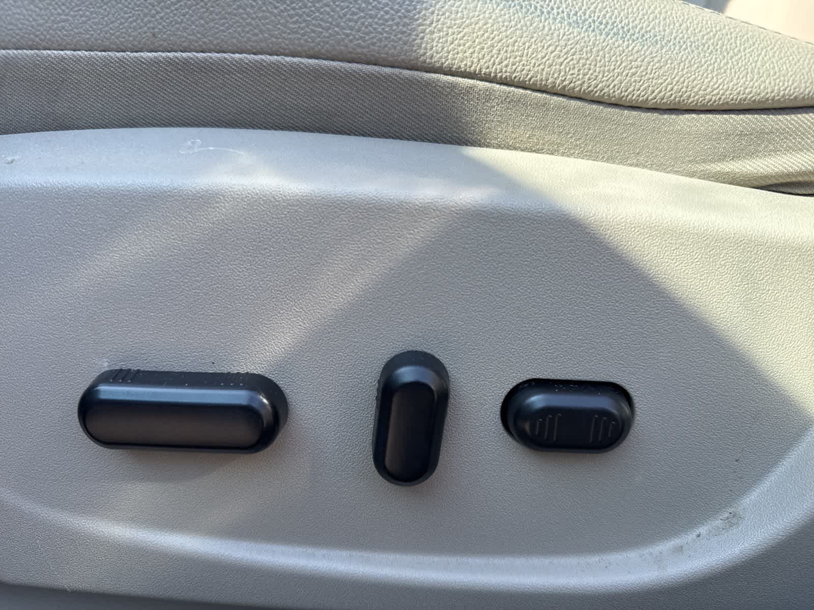 Thumbnail: 2014 Ford Escape - 15