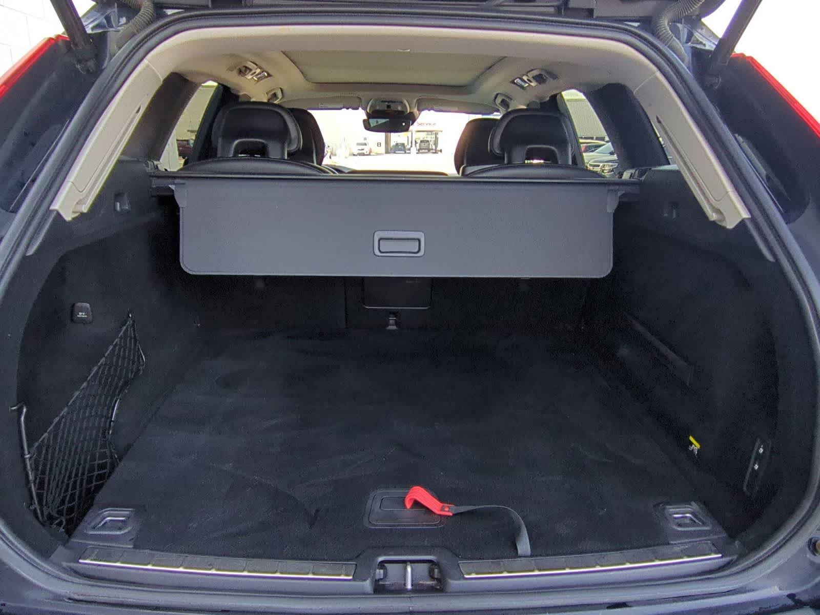 Thumbnail: 2019 Volvo XC60 - 33
