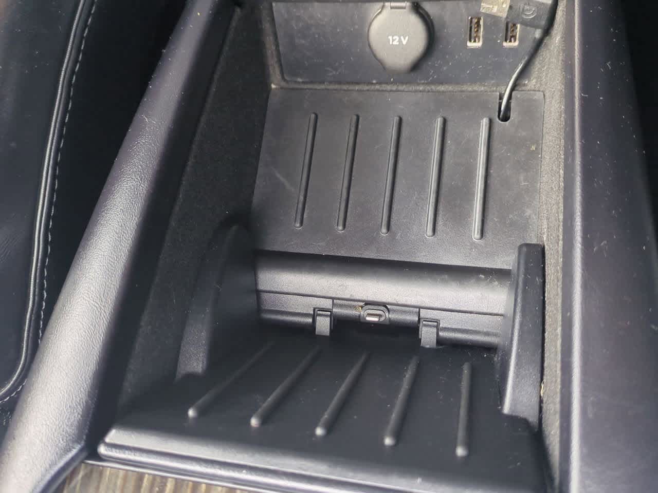 Thumbnail: 2016 Tesla Model X - 32