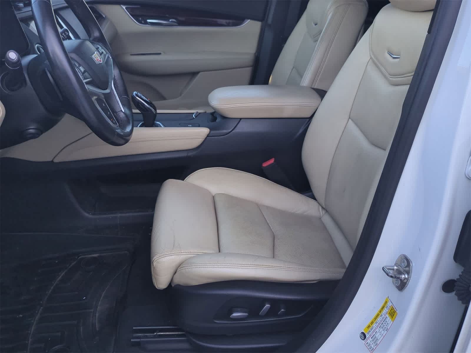 Thumbnail: 2017 Cadillac XT5 - 15