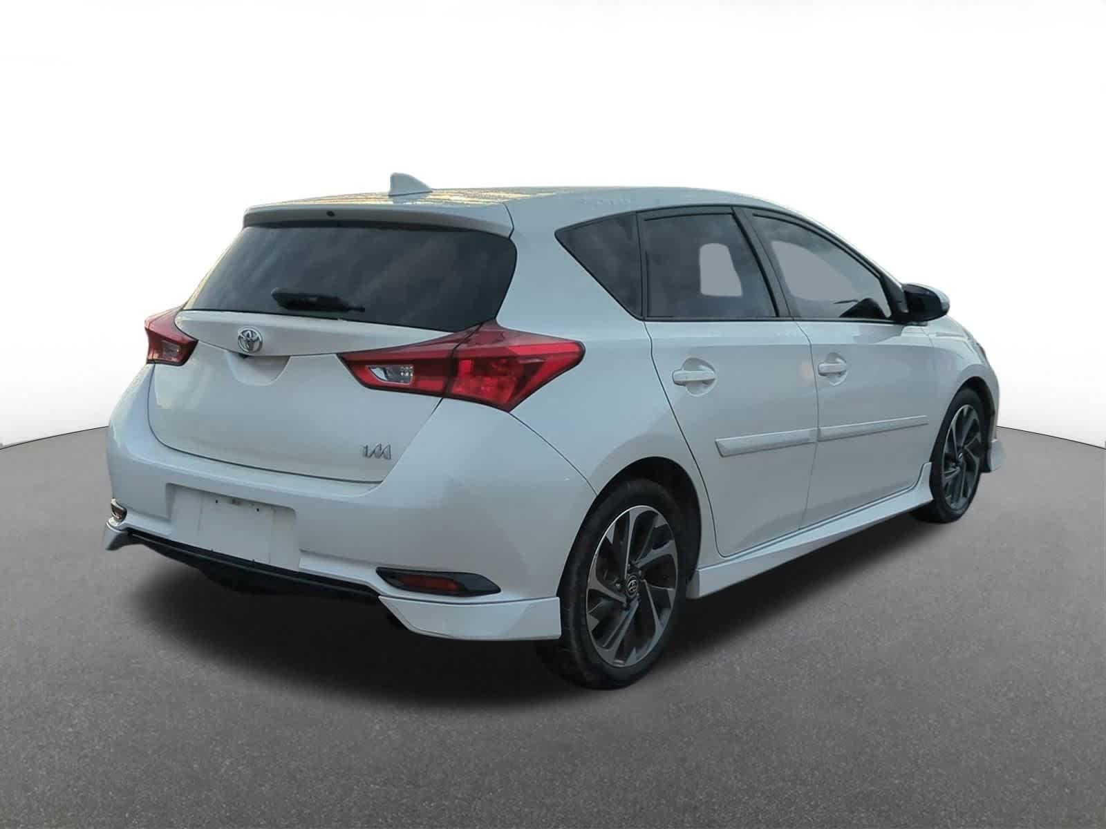 Thumbnail: 2017 Toyota Corolla iM - 6