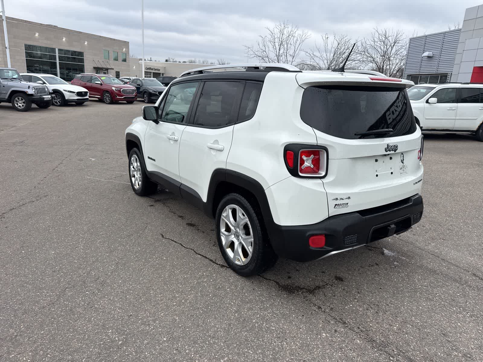 Thumbnail: 2016 Jeep Renegade - 7
