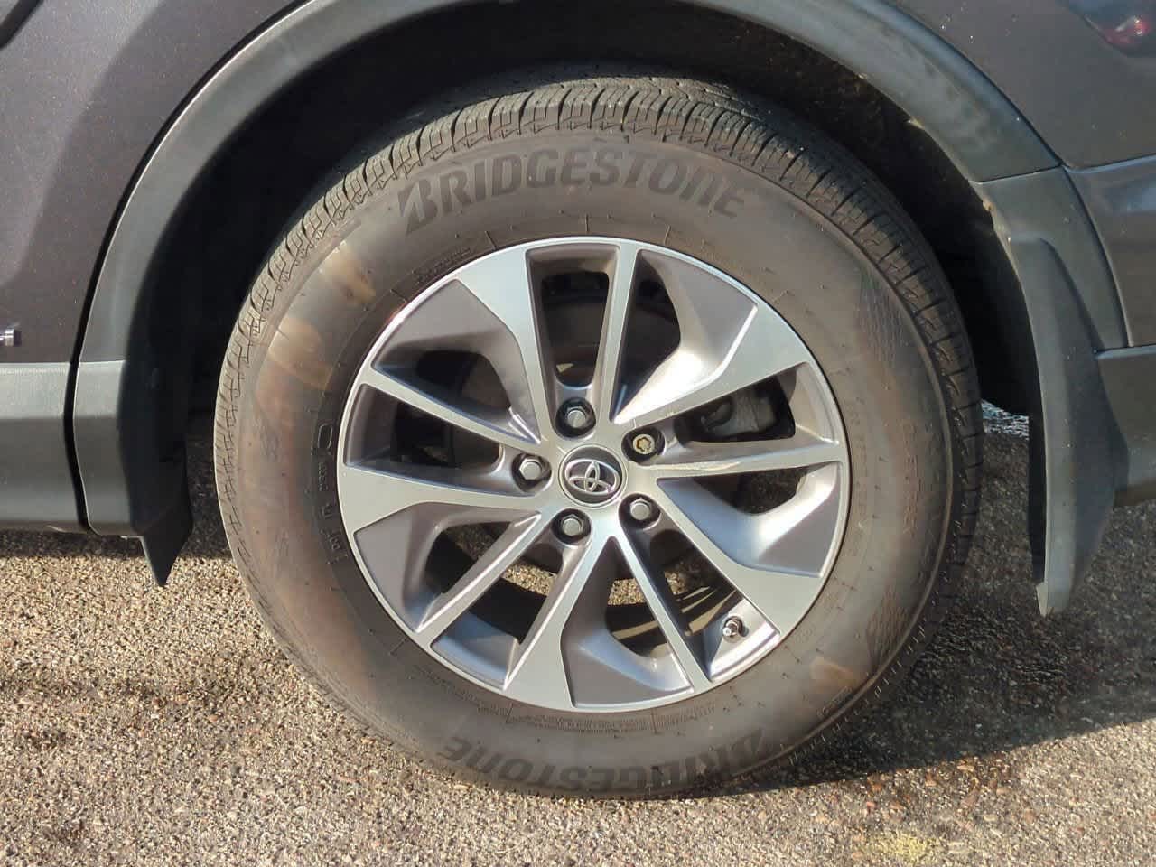 Thumbnail: 2018 Toyota RAV4 - 13