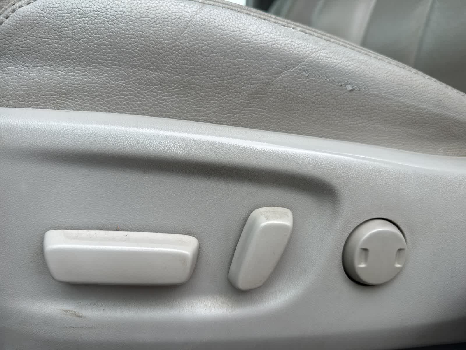 Thumbnail: 2013 Toyota Sienna - 16