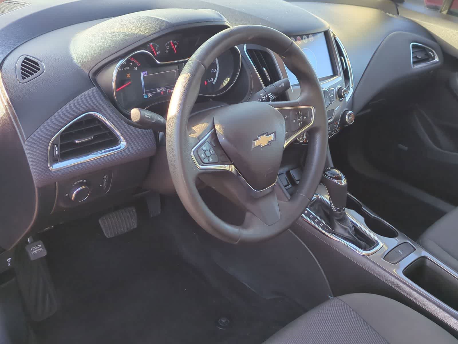 Used 2017 Chevrolet Cruze LT with VIN 1G1BE5SM0H7262460 for sale in Troy, MI