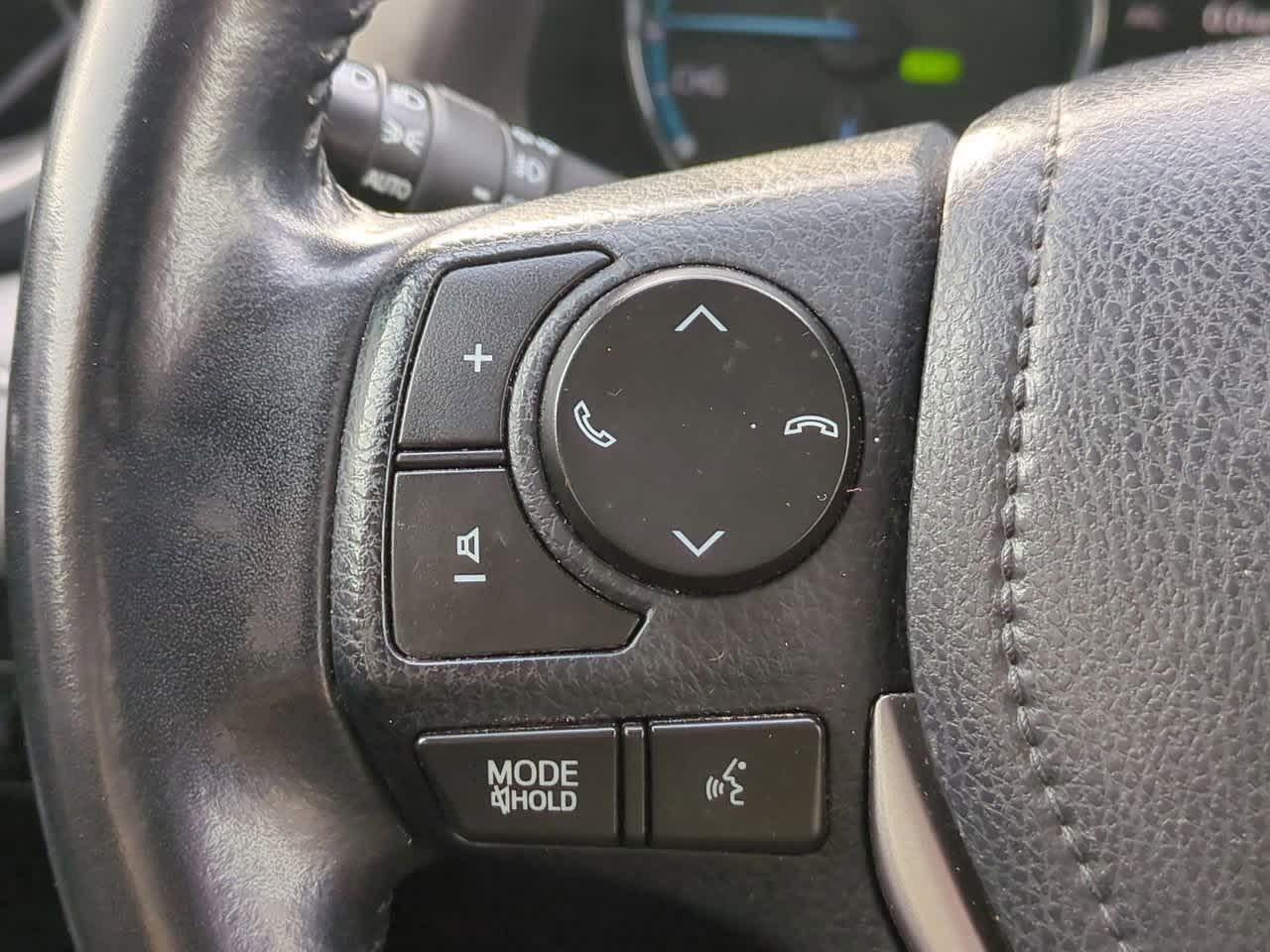 Thumbnail: 2018 Toyota RAV4 - 24