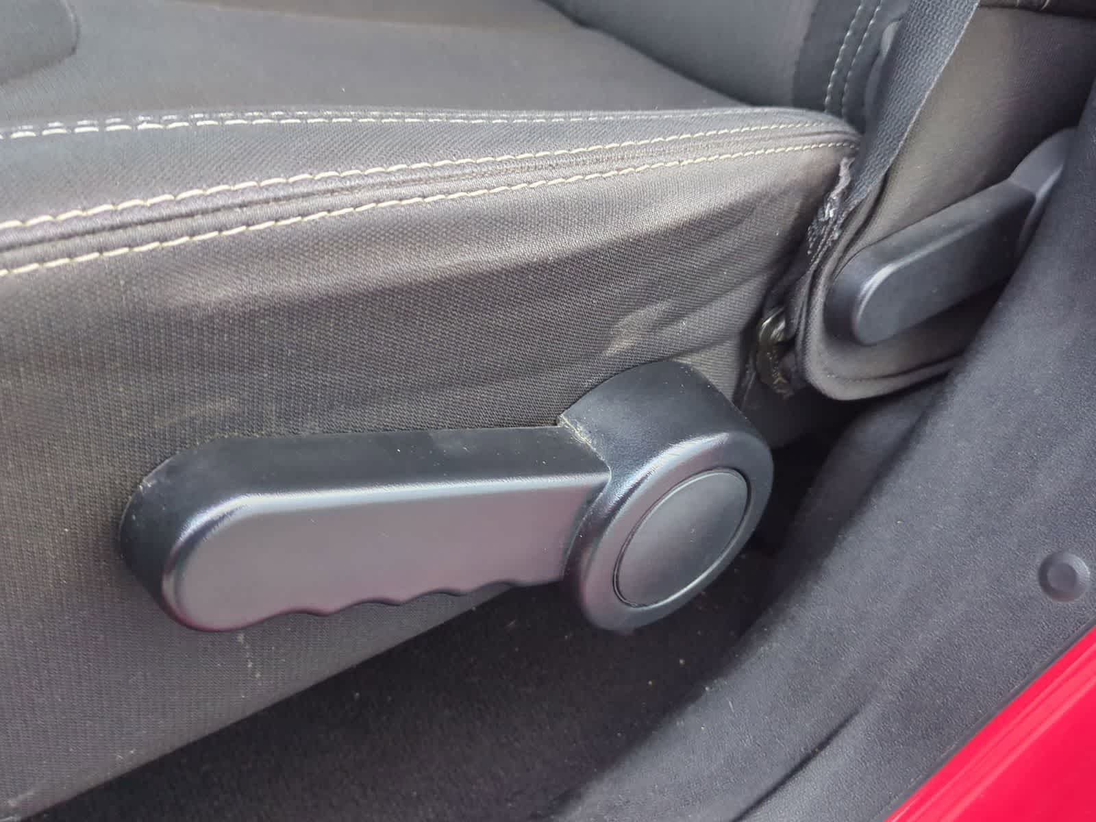 Thumbnail: 2015 Jeep Wrangler - 17