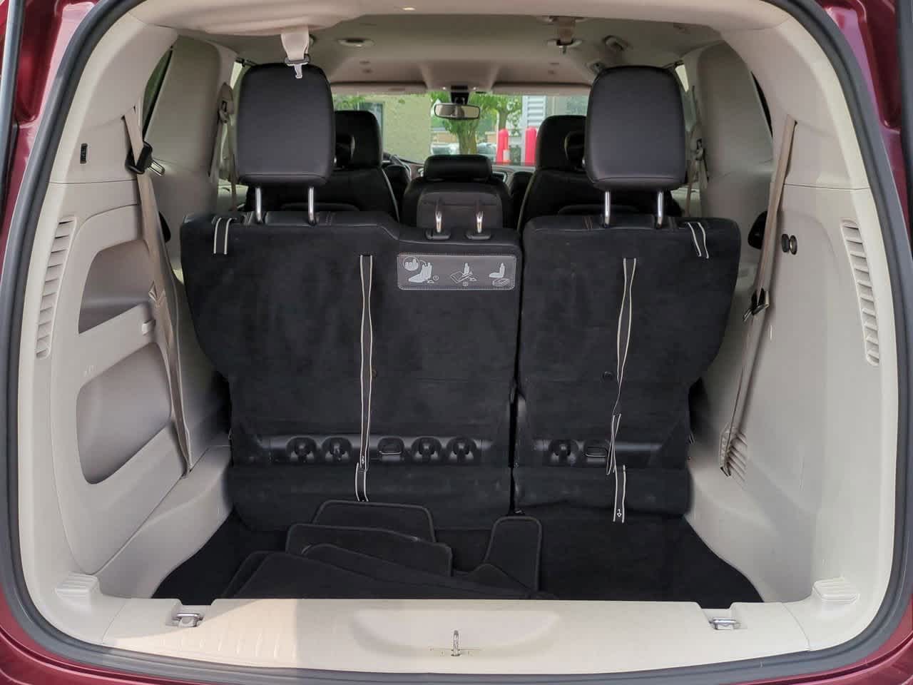 2018 Chrysler Pacifica  32