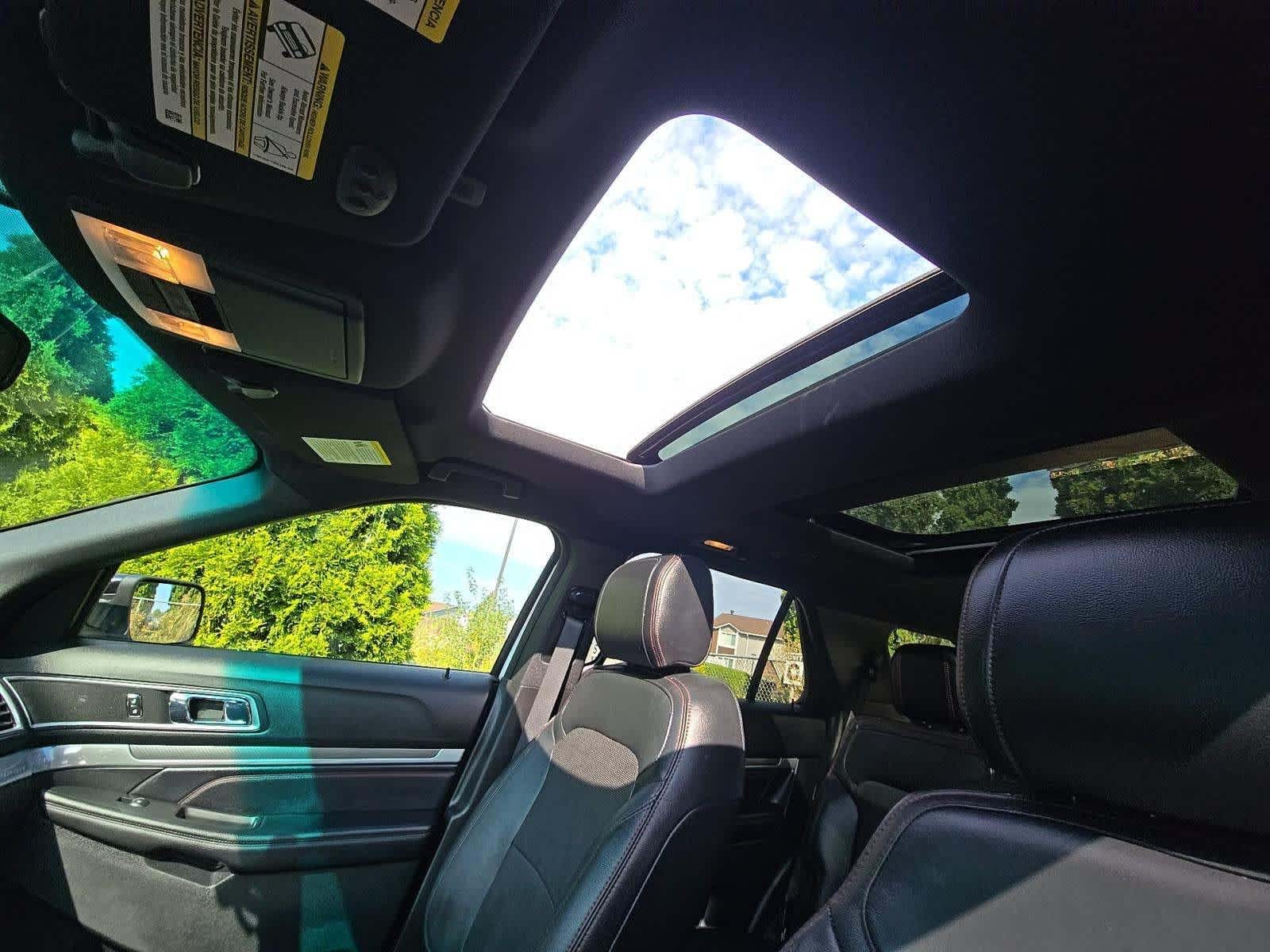 2016 Ford Explorer Sport photo 3