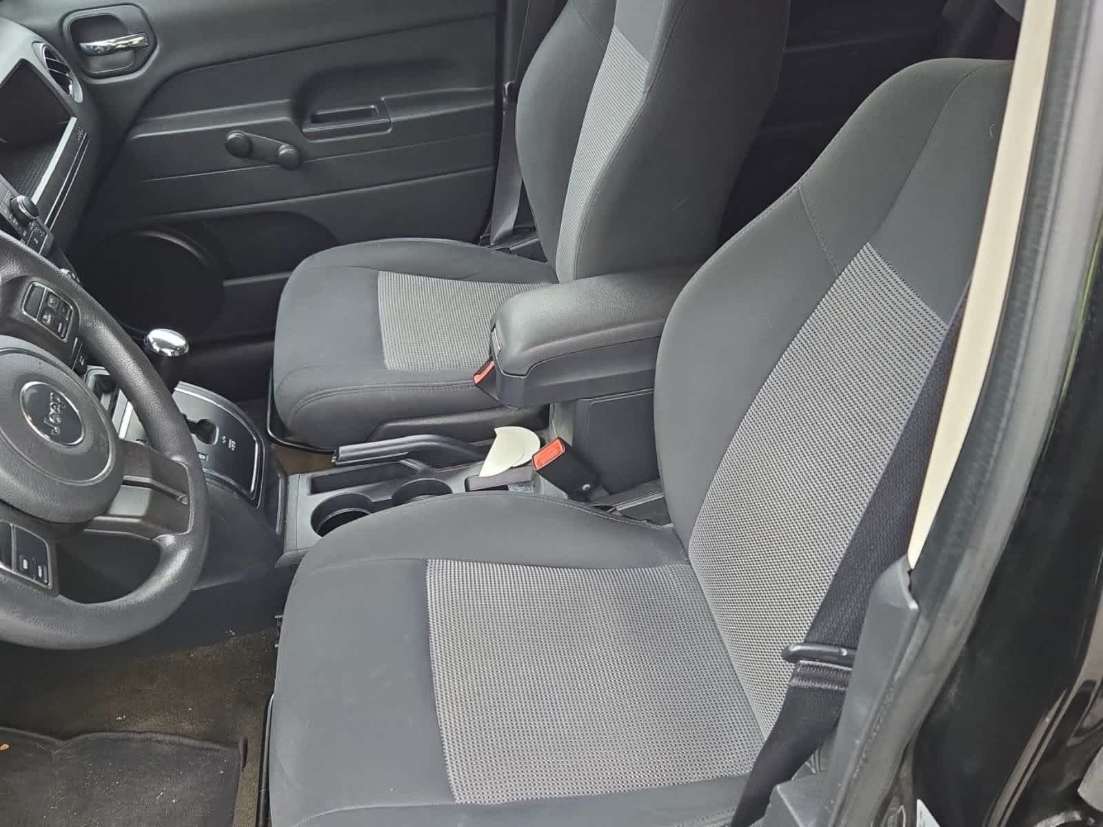 Thumbnail: 2016 Jeep Patriot - 10