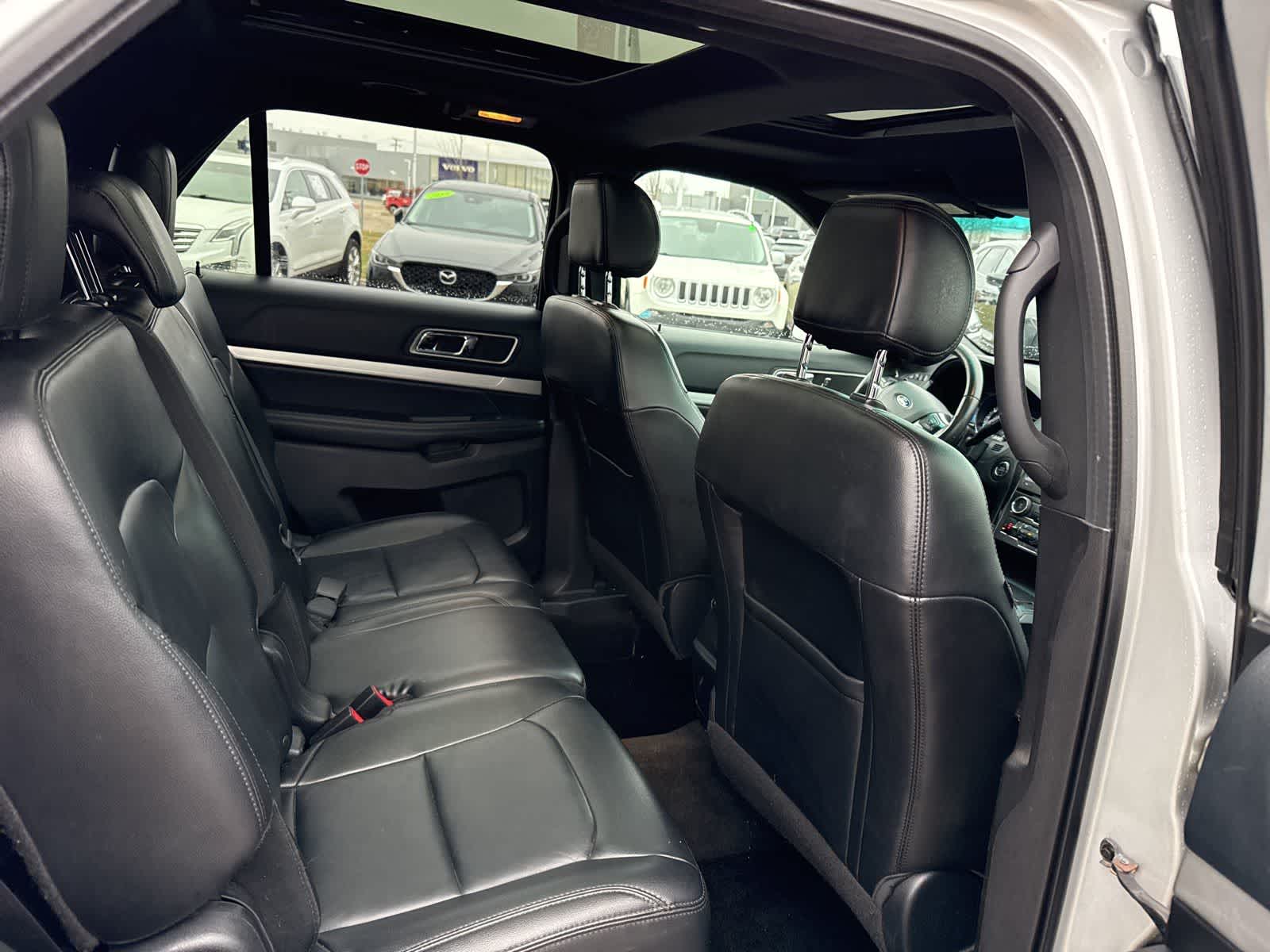 Thumbnail: 2016 Ford Explorer - 25