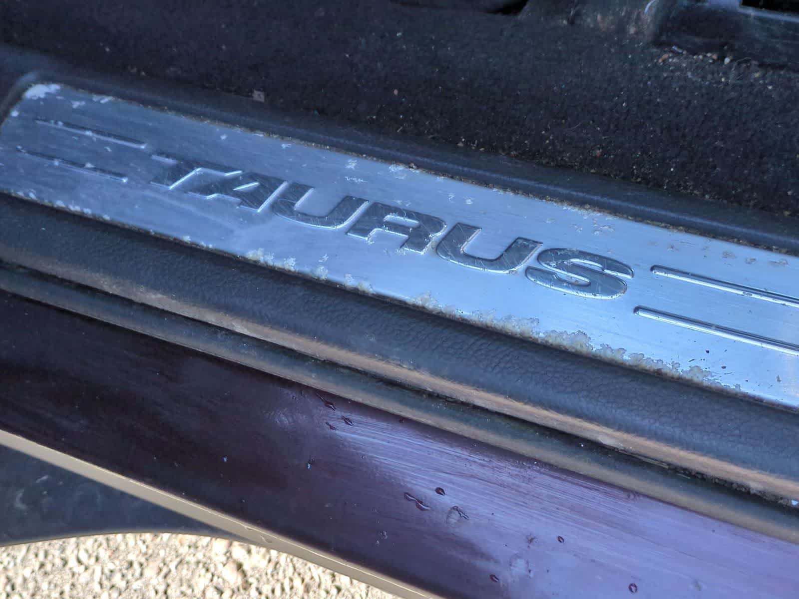 Thumbnail: 2011 Ford Taurus - 12