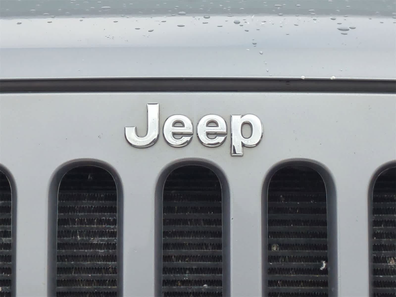 Thumbnail: 2015 Jeep Wrangler - 12