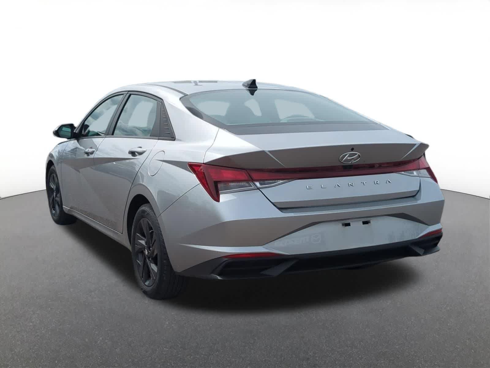 Thumbnail: 2022 Hyundai Elantra - 4