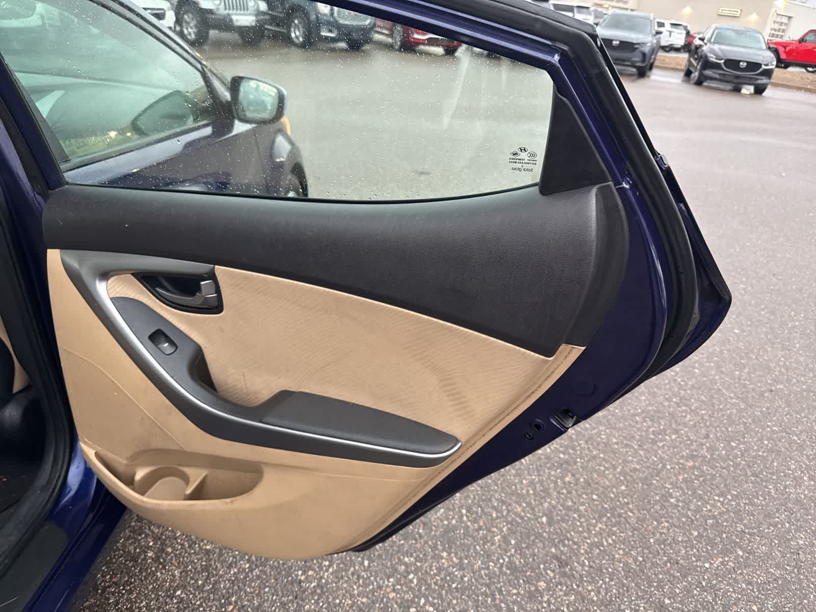 Thumbnail: 2013 Hyundai Elantra - 23