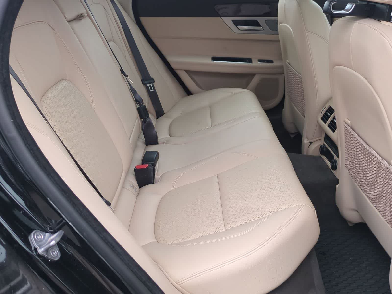 Thumbnail: 2020 Jaguar XF - 20