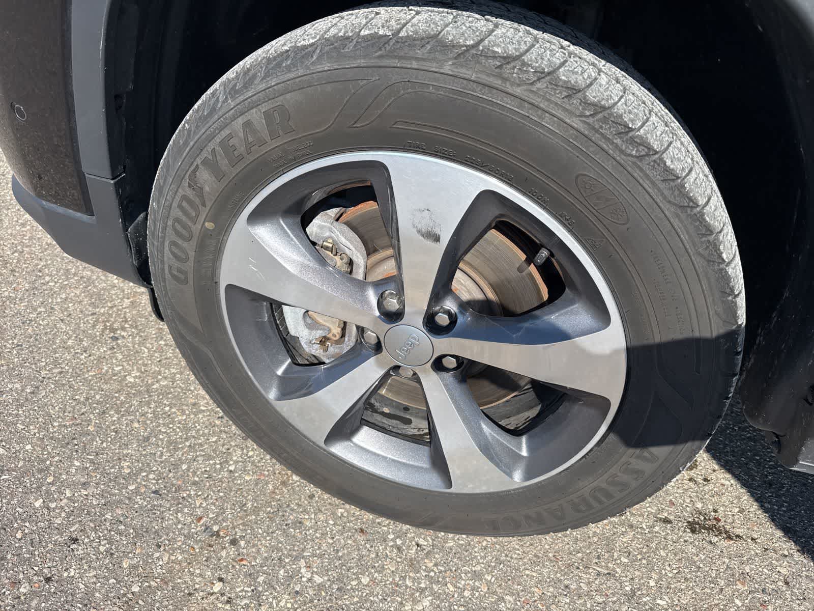 Thumbnail: 2019 Jeep Cherokee - 9