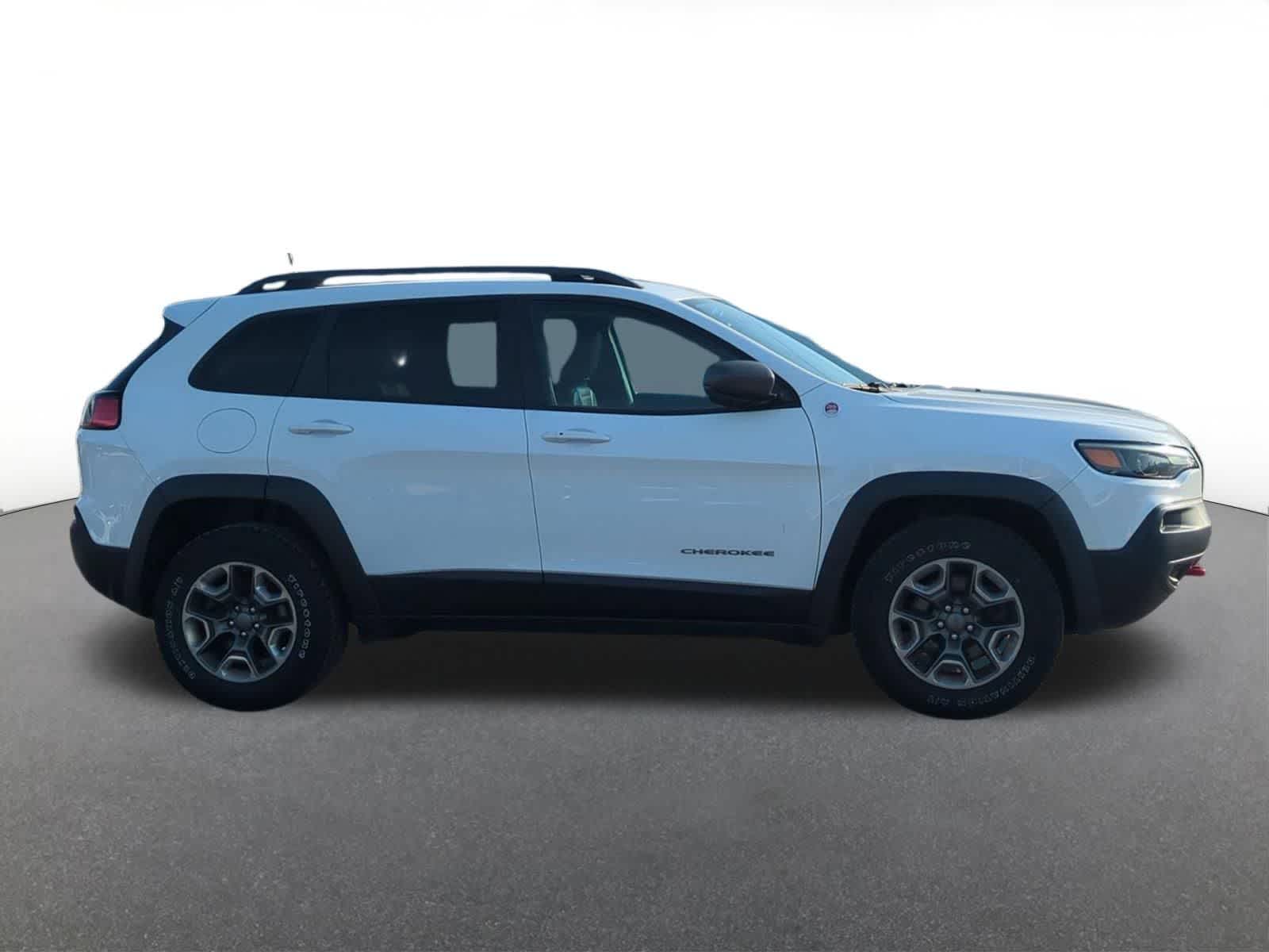 Thumbnail: 2019 Jeep Cherokee - 7