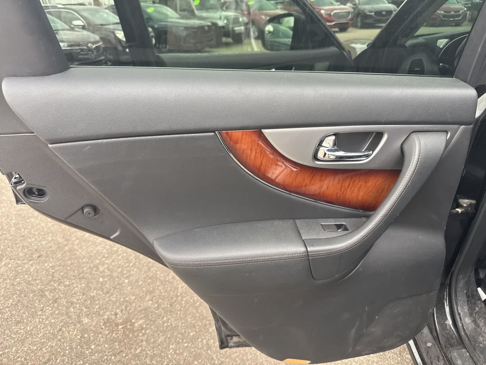 Thumbnail: 2012 INFINITI FX35 - 11