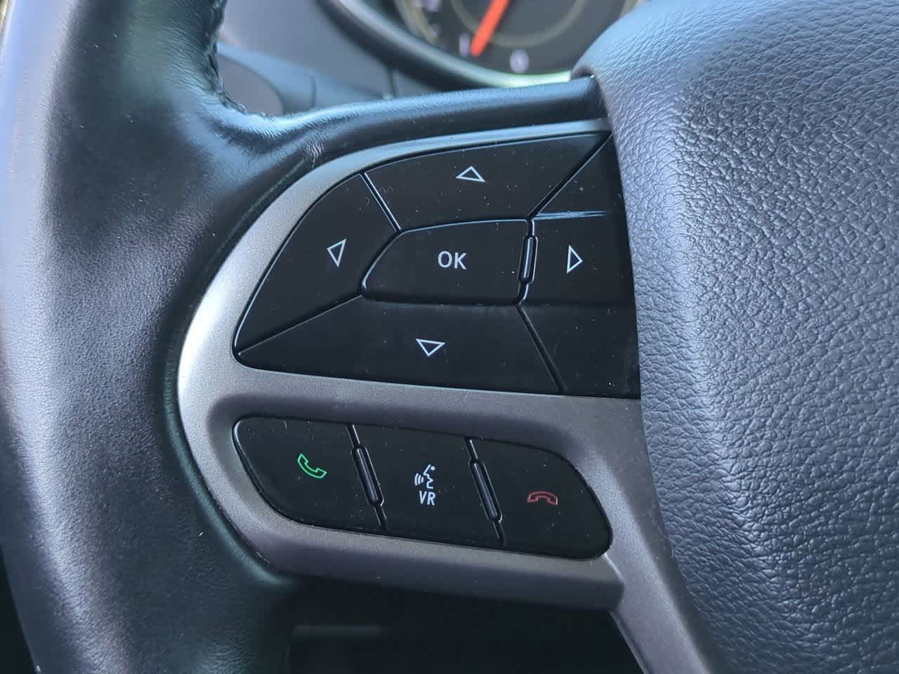 Thumbnail: 2019 Jeep Cherokee - 22