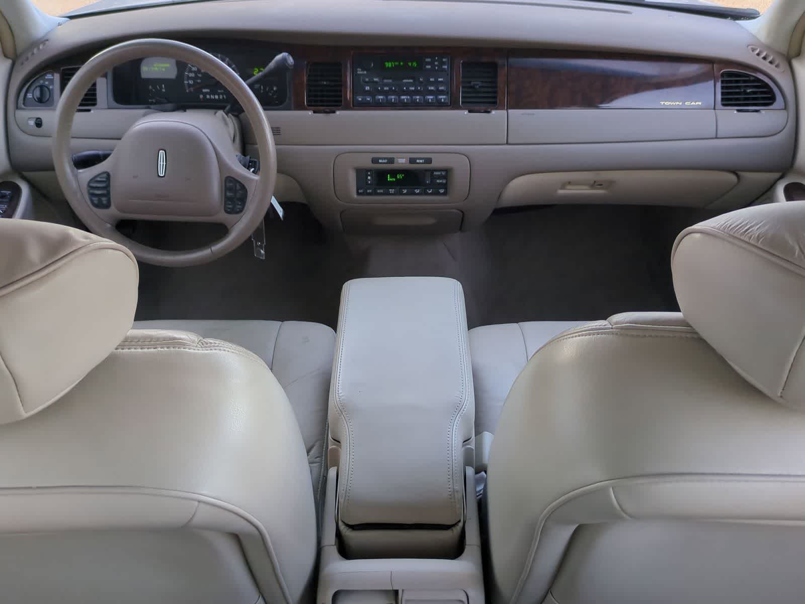 Thumbnail: 2000 Lincoln Town Car - 14