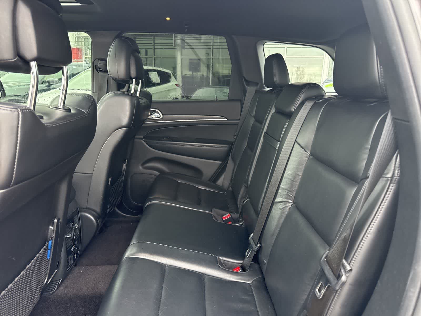 Thumbnail: 2018 Jeep Grand Cherokee - 17