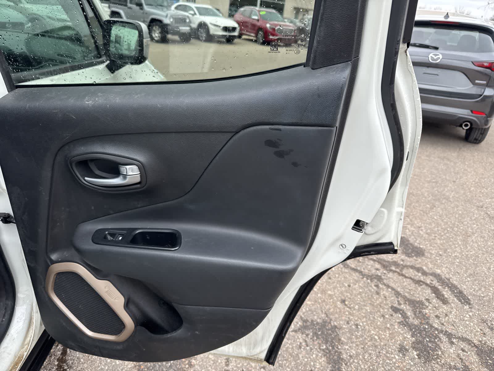 Thumbnail: 2016 Jeep Renegade - 25