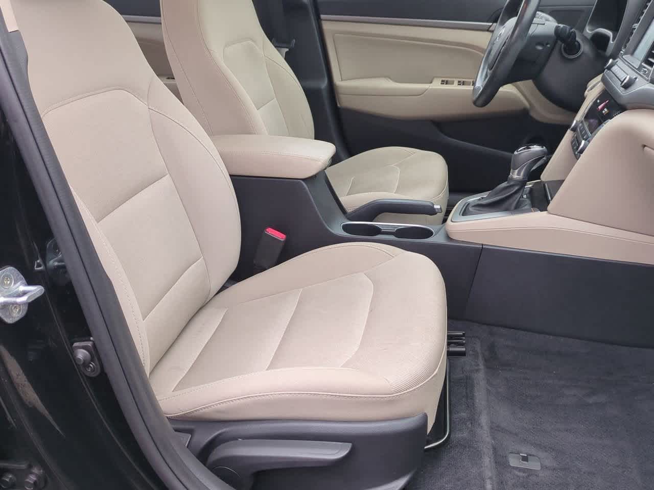 Thumbnail: 2017 Hyundai Elantra - 22