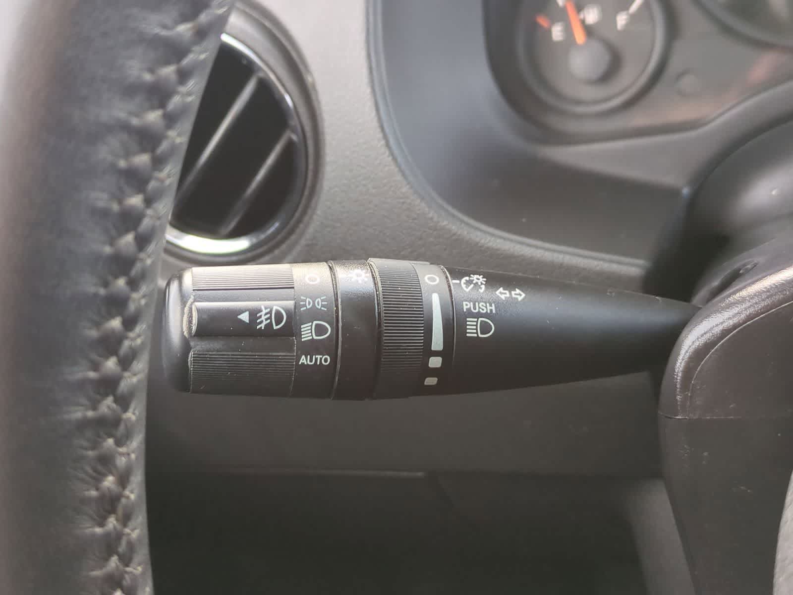 Thumbnail: 2016 Jeep Patriot - 28