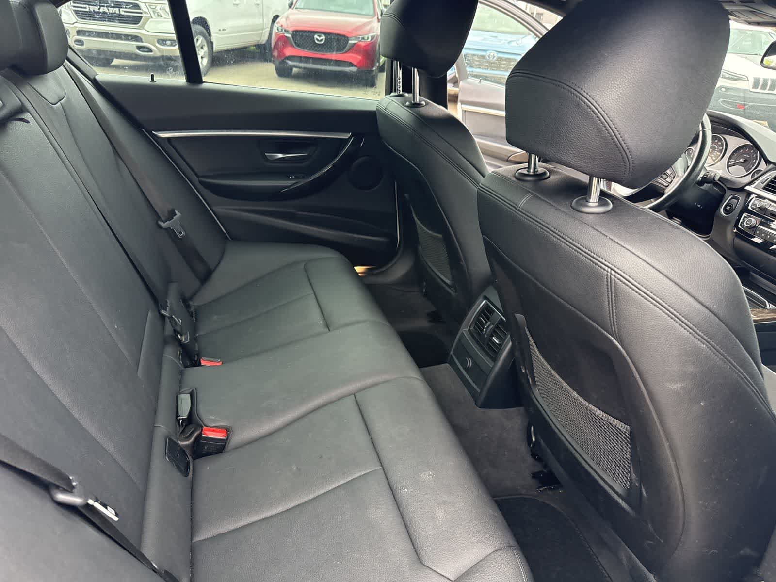 Thumbnail: 2017 BMW 3 Series - 25