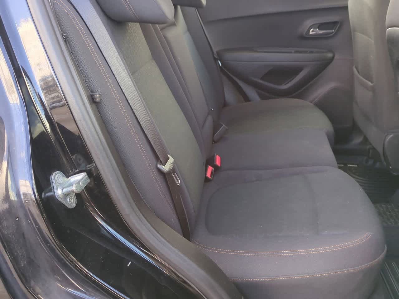 Thumbnail: 2017 Chevrolet Trax - 19