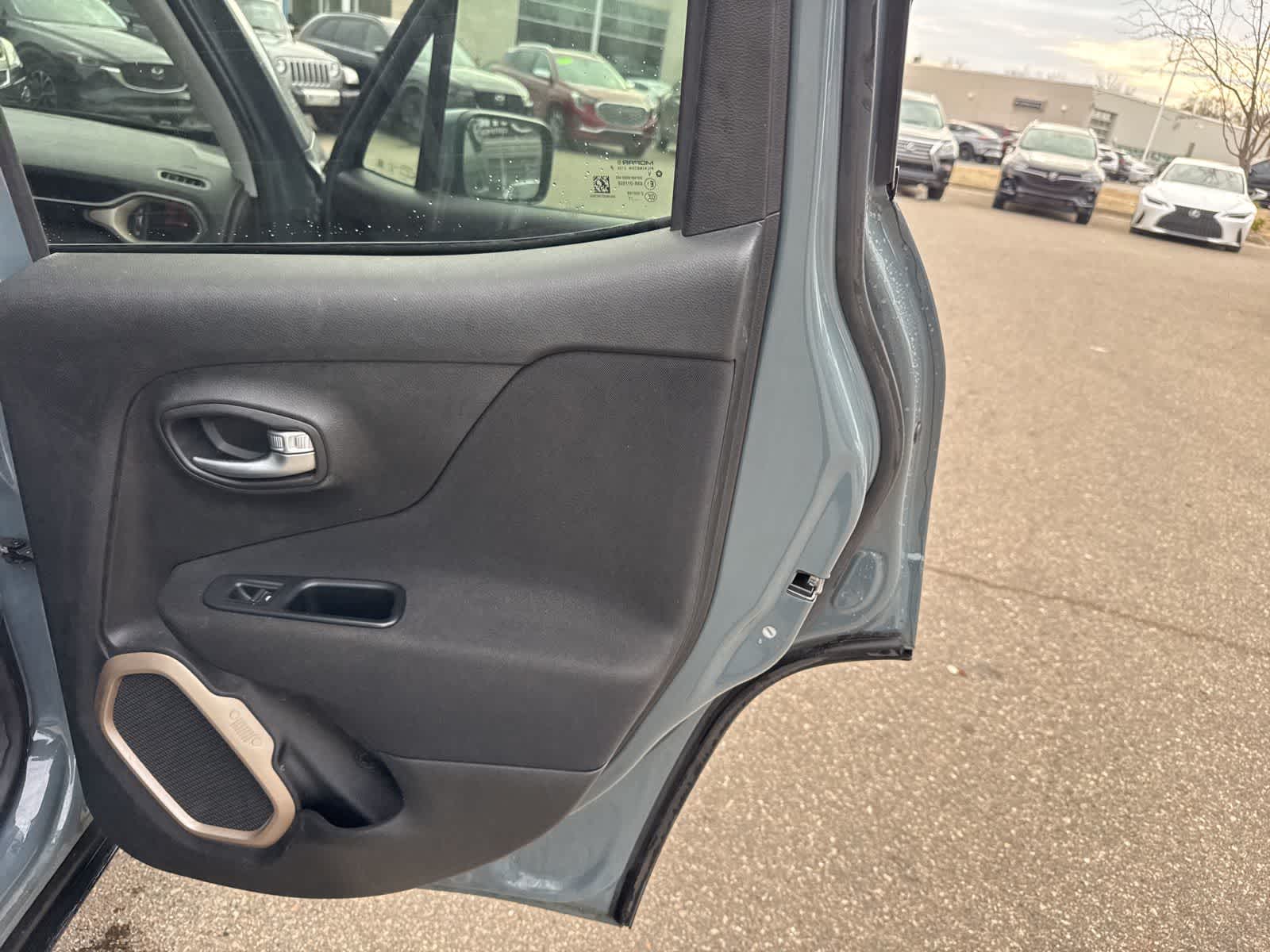 Thumbnail: 2017 Jeep Renegade - 24