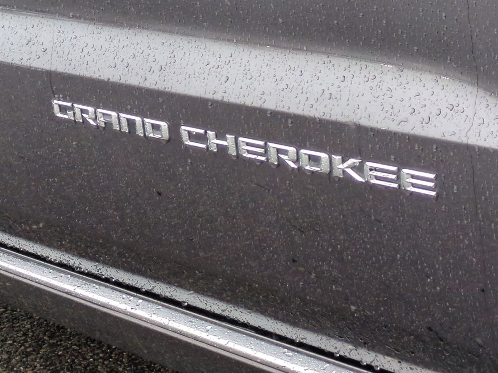 Thumbnail: 2016 Jeep Grand Cherokee - 12