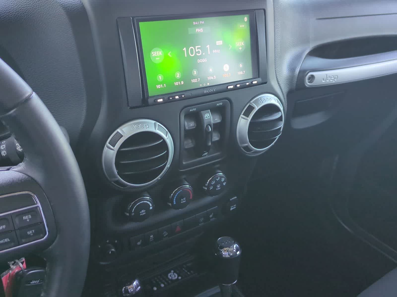 Thumbnail: 2017 Jeep Wrangler - 26