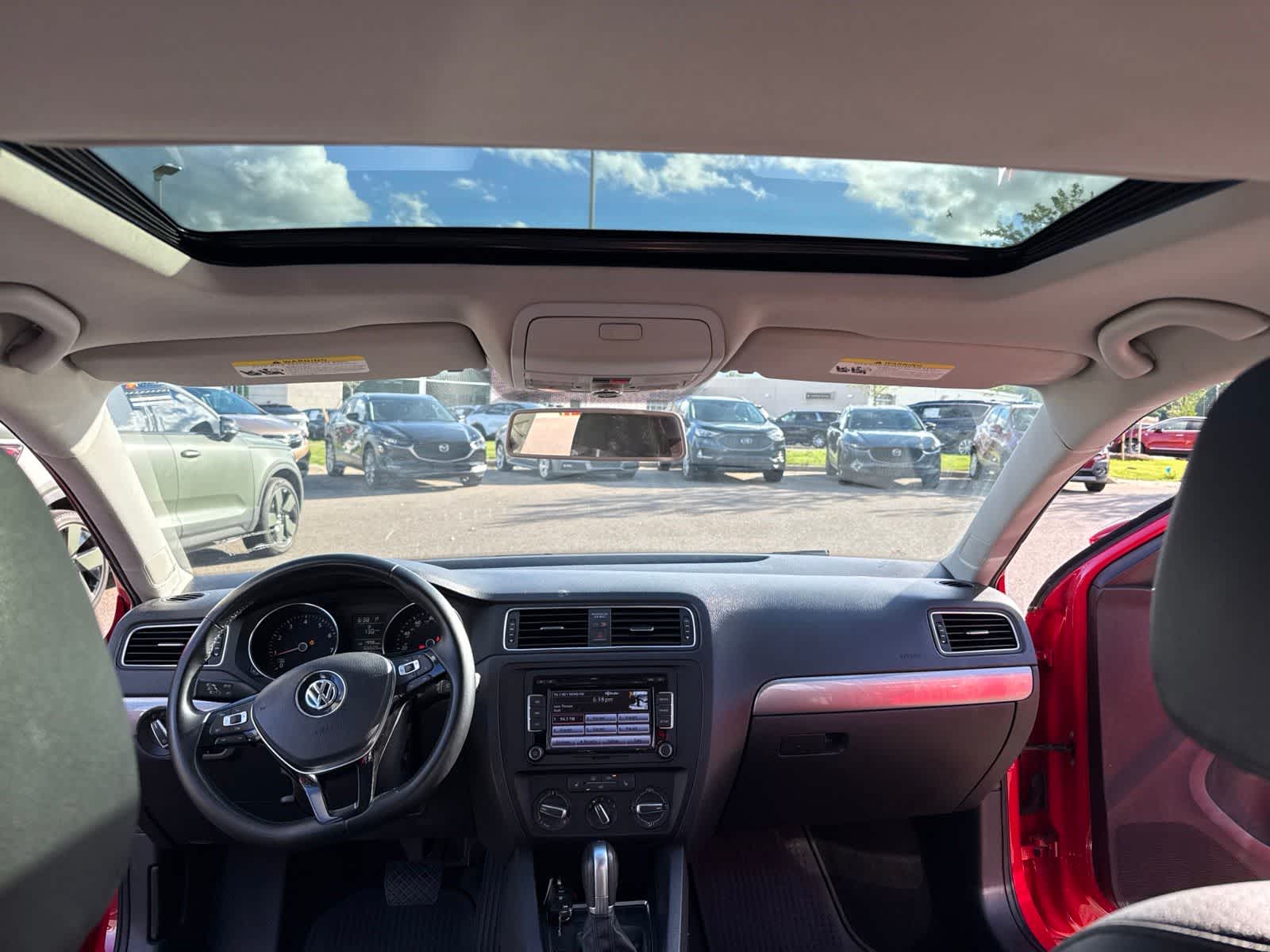 Thumbnail: 2015 Volkswagen Jetta - 19