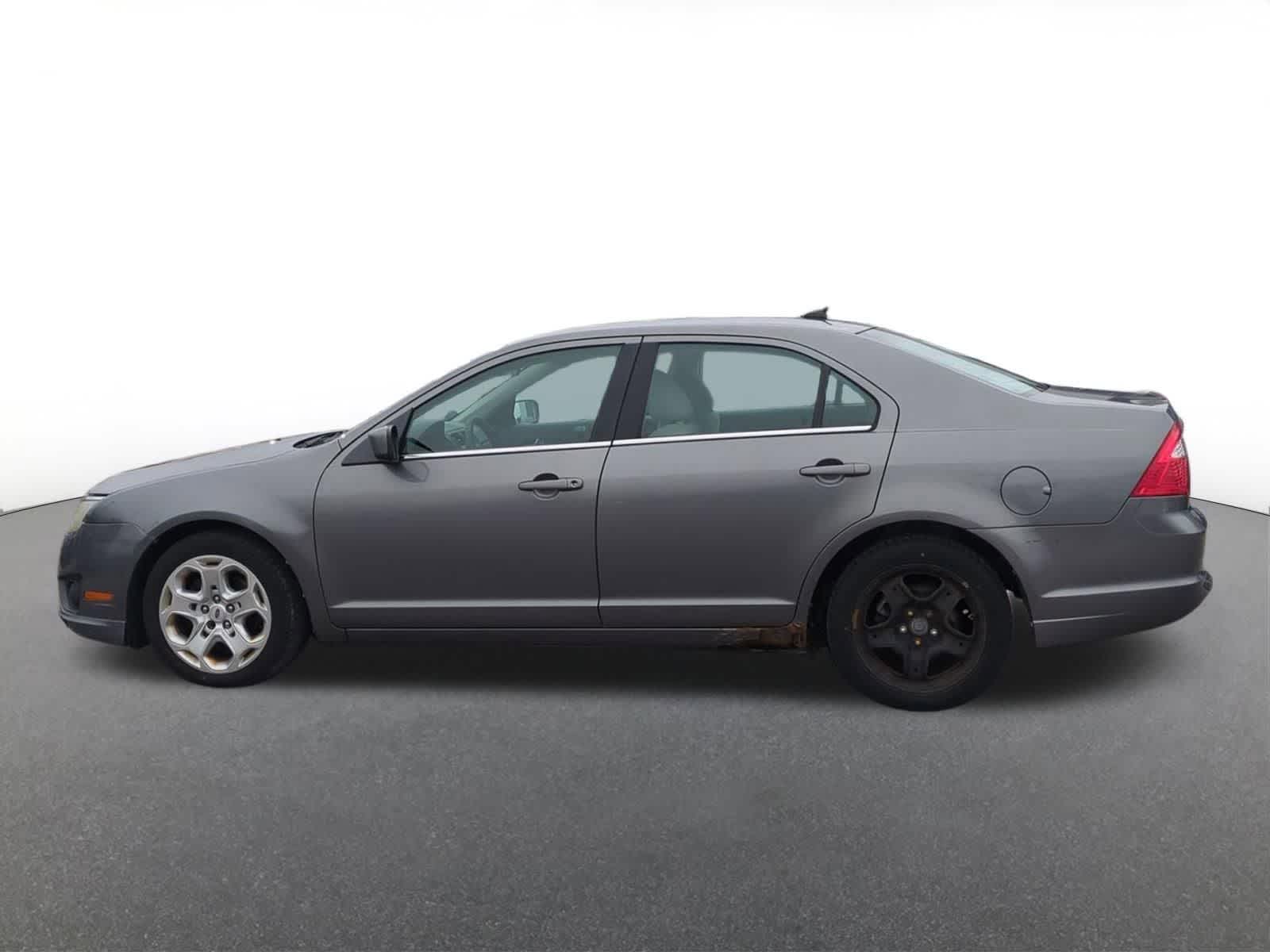 Thumbnail: 2010 Ford Fusion - 3