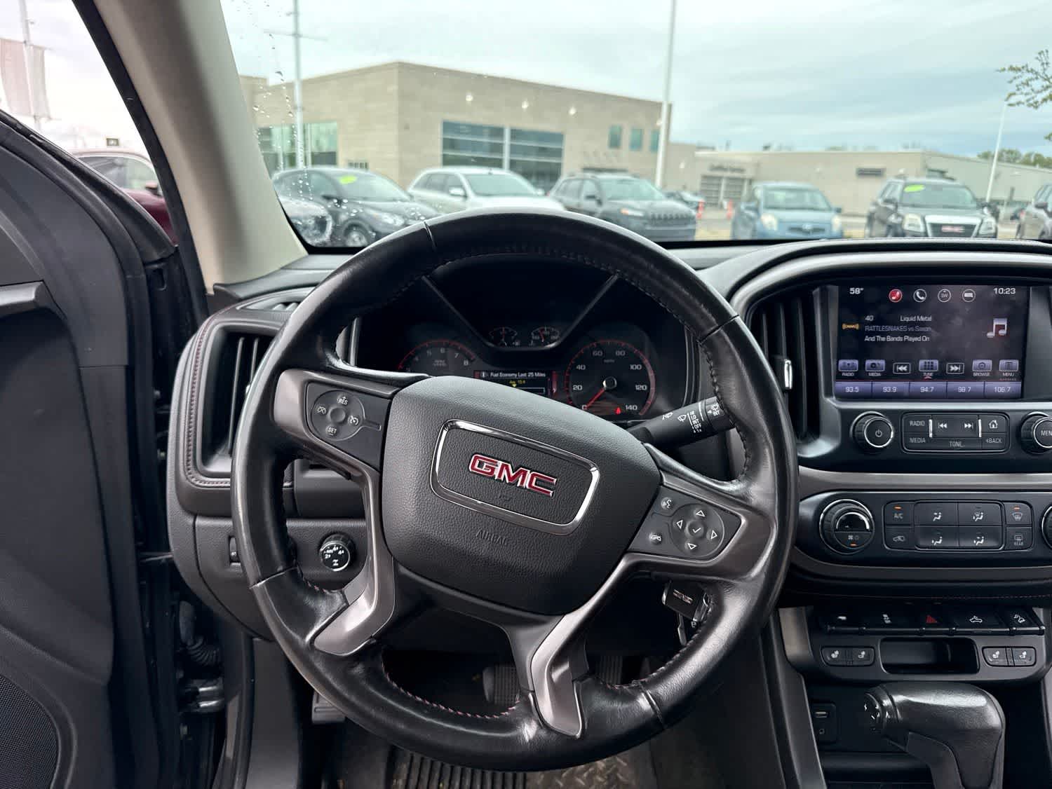 Thumbnail: 2016 GMC Canyon - 21