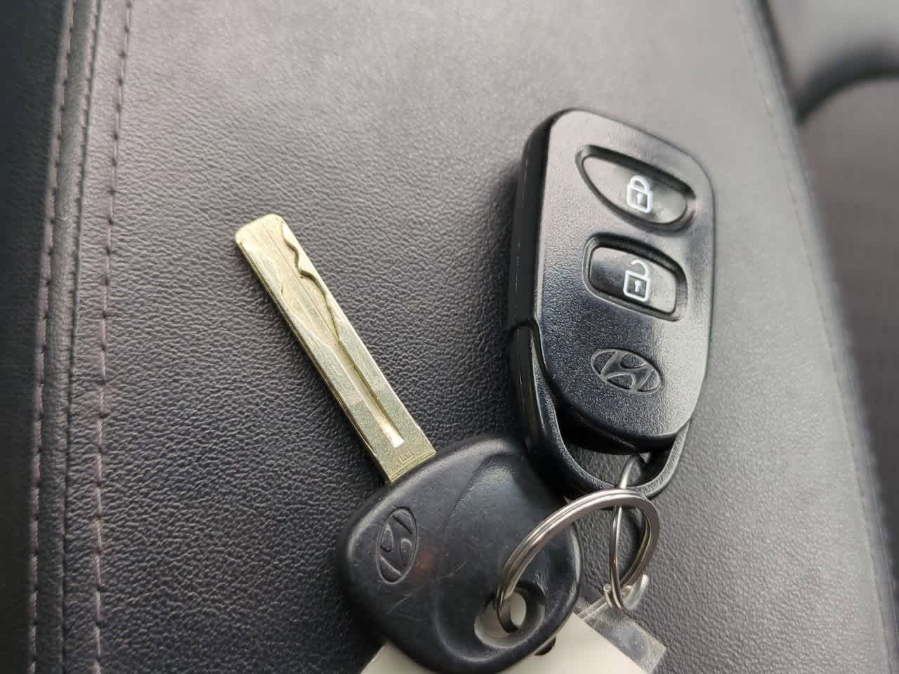 Thumbnail: 2012 Hyundai Tucson - 32