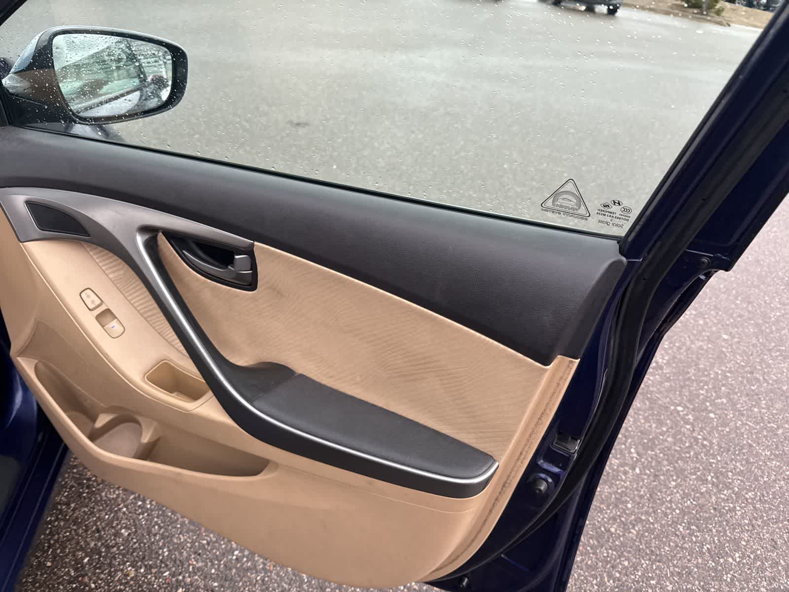 Thumbnail: 2013 Hyundai Elantra - 25