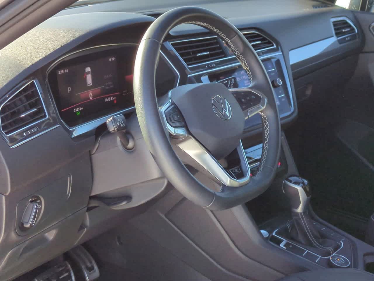 Thumbnail: 2023 Volkswagen Tiguan - 2