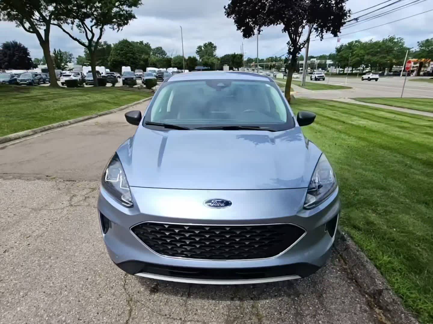 Thumbnail: 2022 Ford Escape - 2
