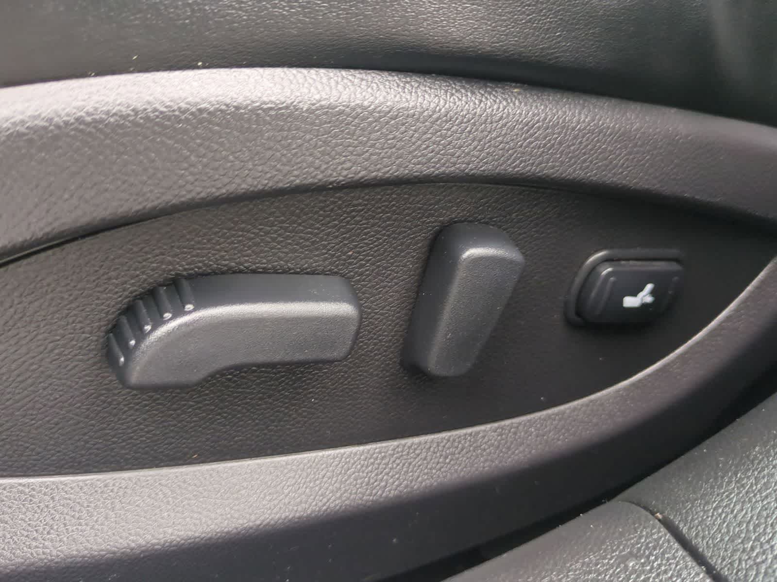 Thumbnail: 2012 INFINITI FX35 - 16