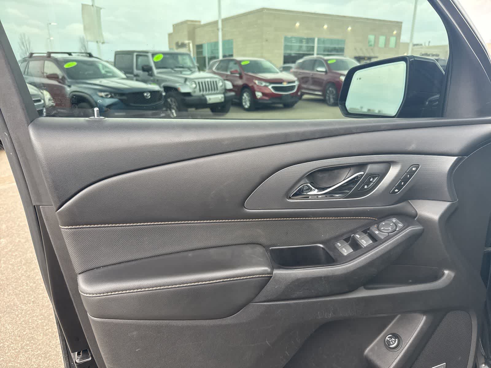 Thumbnail: 2019 Chevrolet Traverse - 15