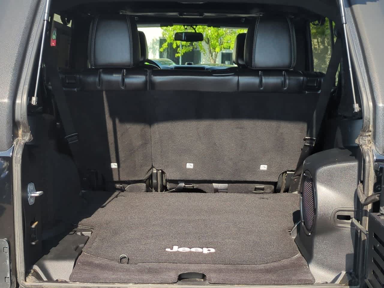 Thumbnail: 2014 Jeep Wrangler - 30