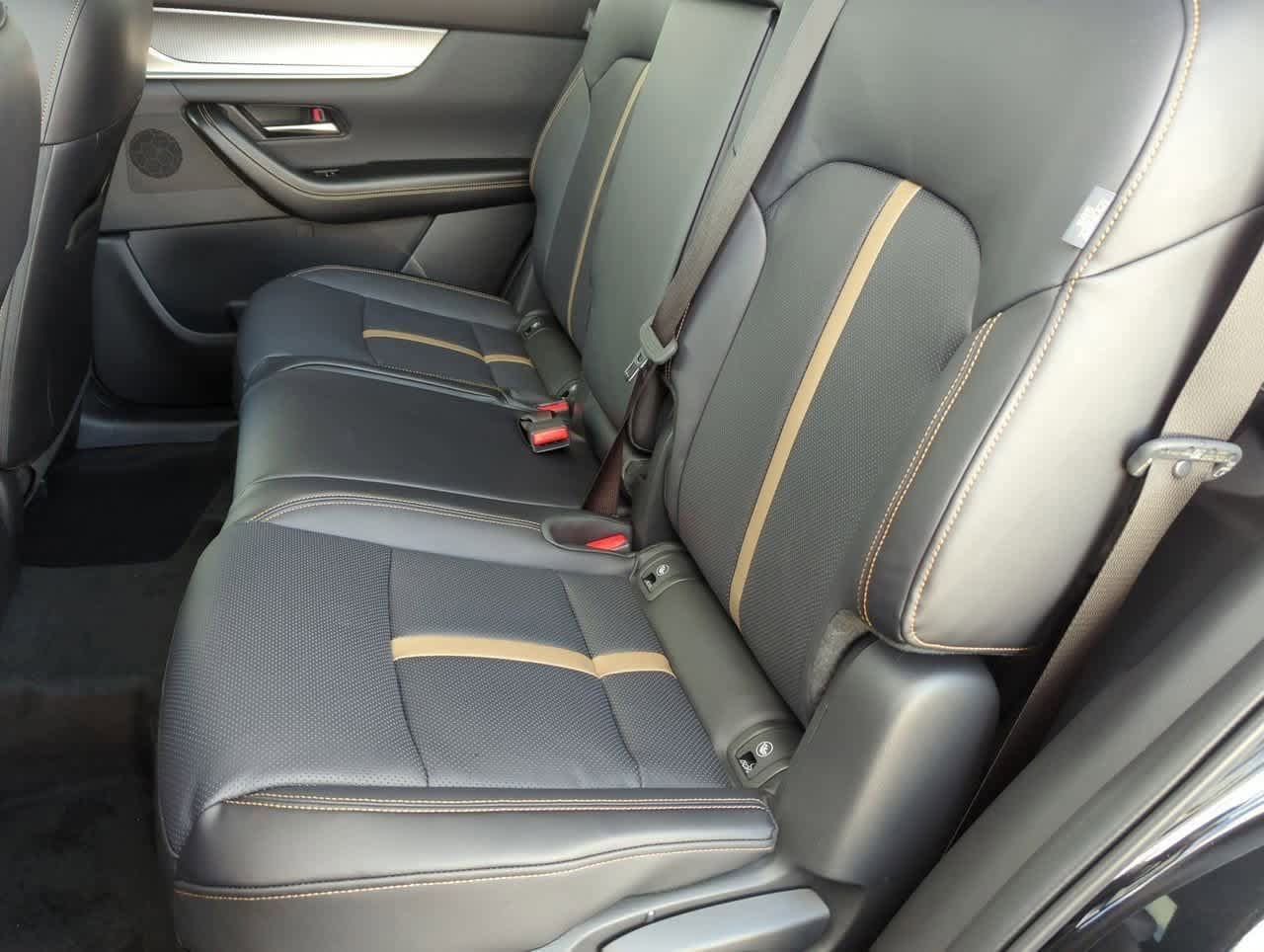 Thumbnail: 2025 Mazda CX-70 - 18