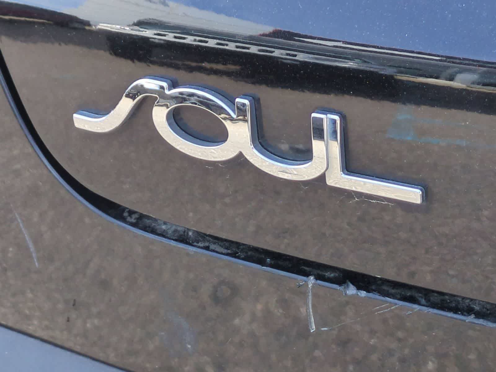2021 Kia Soul LX - Photo 11