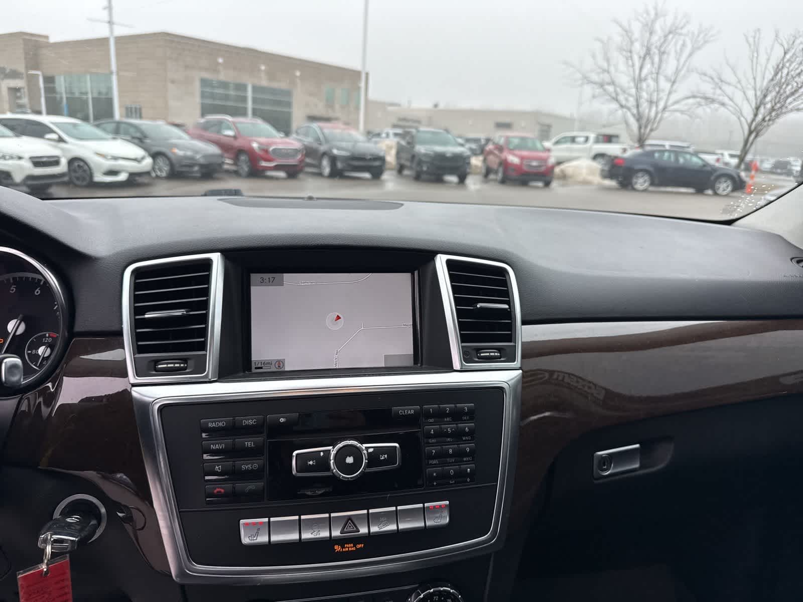 Thumbnail: 2013 Mercedes-Benz M-Class - 15