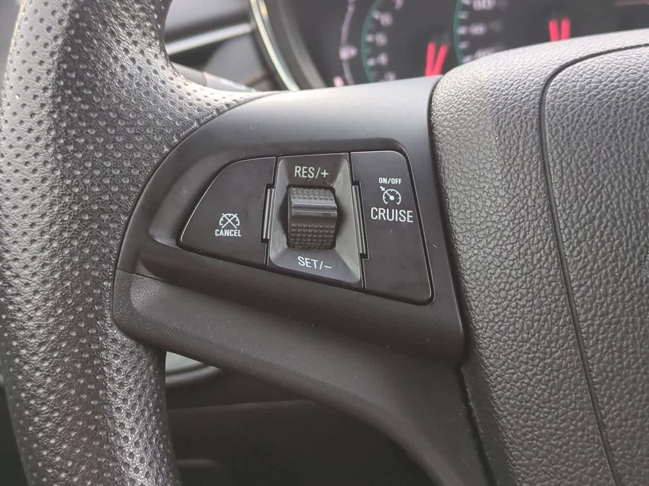 Thumbnail: 2018 Chevrolet Trax - 21